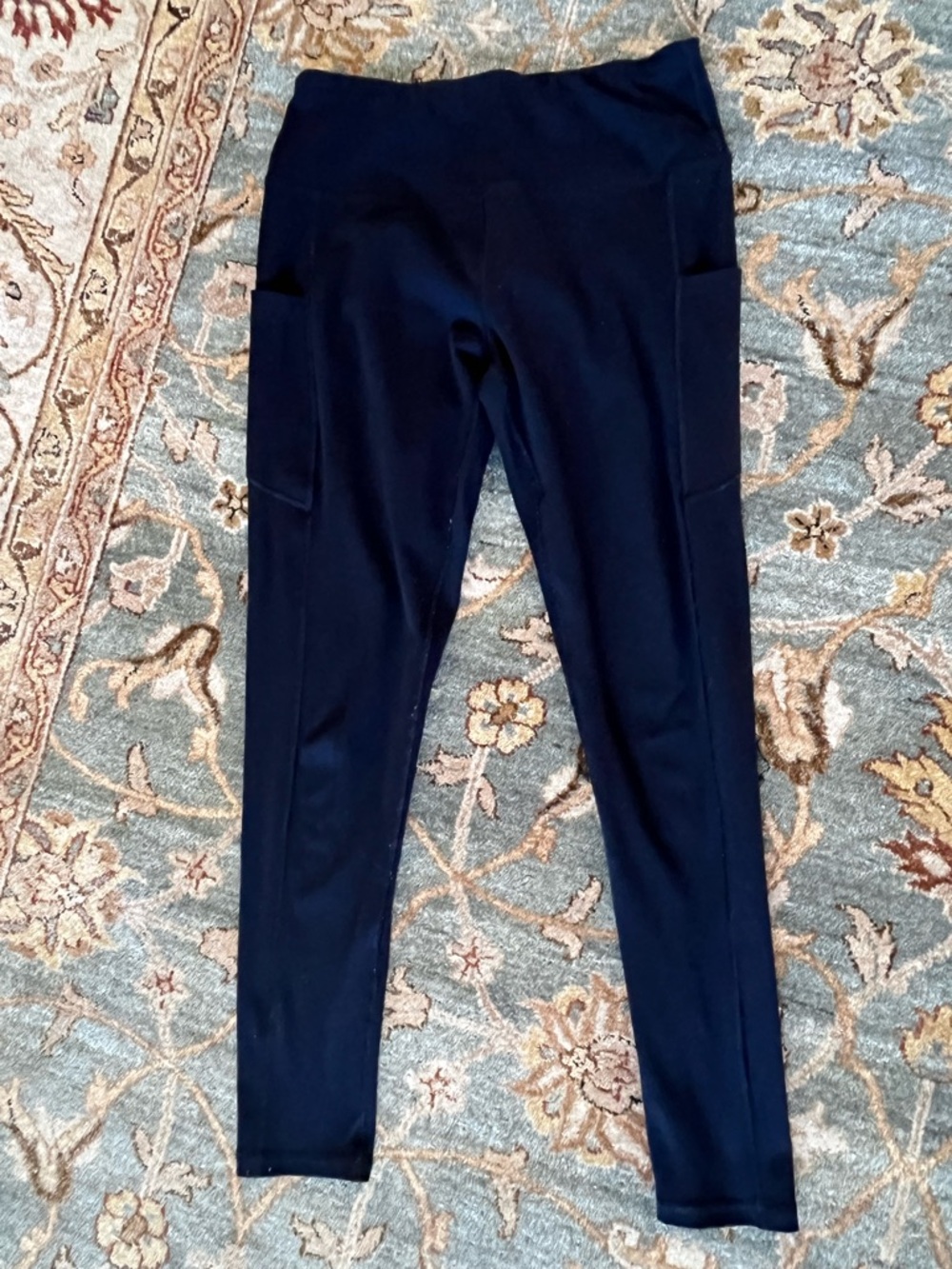 Iuga Black High-Waist Leggings with Side Pockets